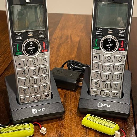 ATT CL82414 3 Handset Cordless Answering System extra handset - Picture 3 of 16